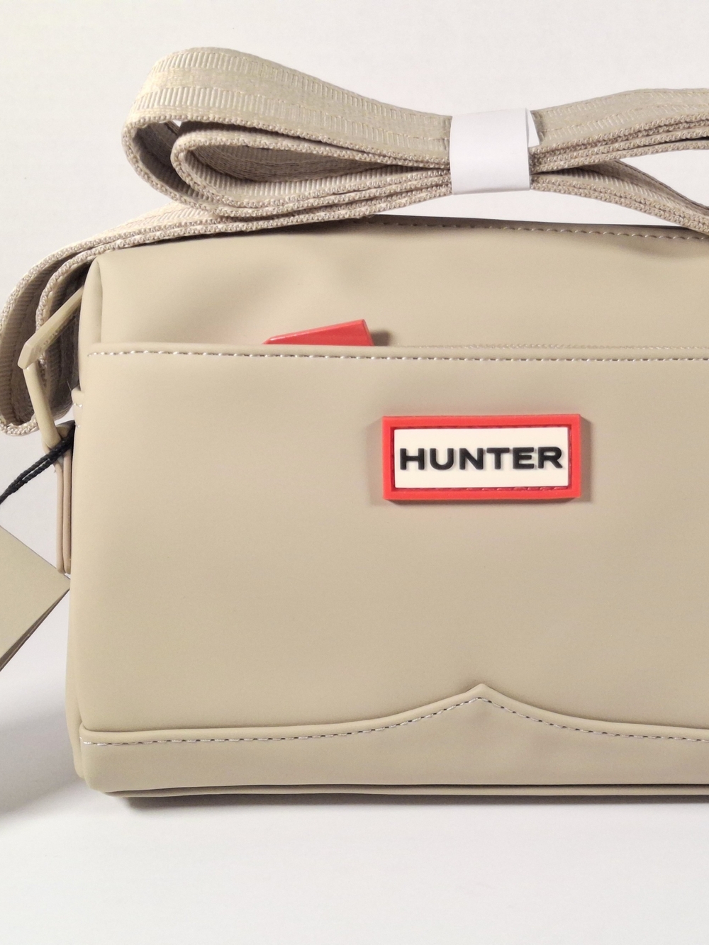 Hunter Crossbody Bag in Beige with Red Accent